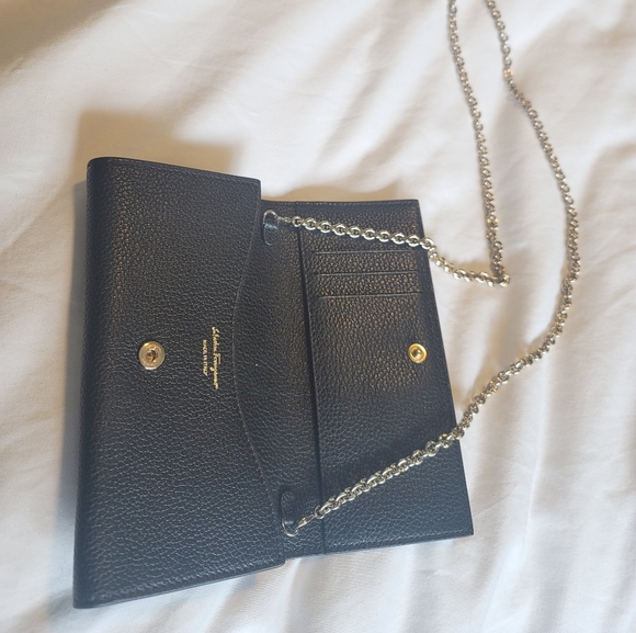 Ferragamo Wallet with Chain - Picture 4 of 6